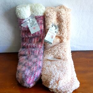 2 Pairs Of Women's Lounge Socks